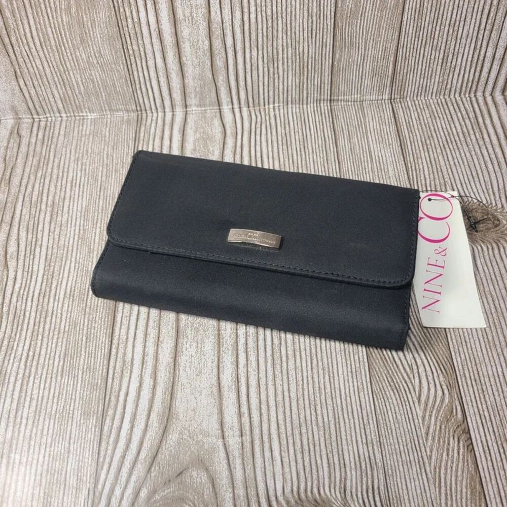Women's black wallet Nine & Co.
